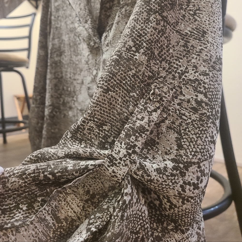 DR2 Snake Pattern Blouse